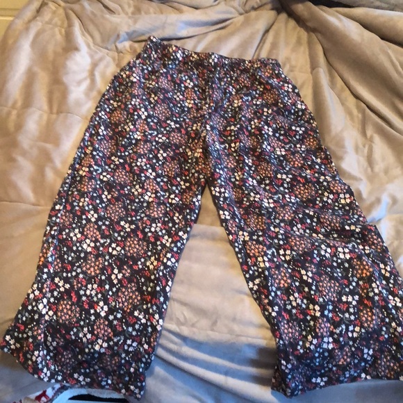Abercrombie and Fitch Floral Pants - Picture 3 of 3